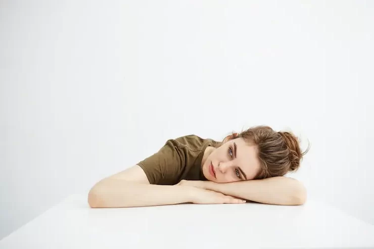 девушка устала