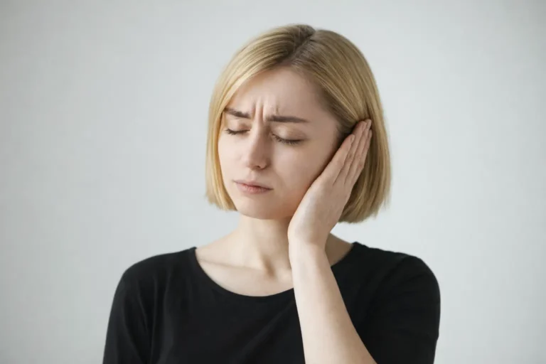 Симптоми дисфункції СНЩС: біль у щелепі та напруга жувальних м'язів